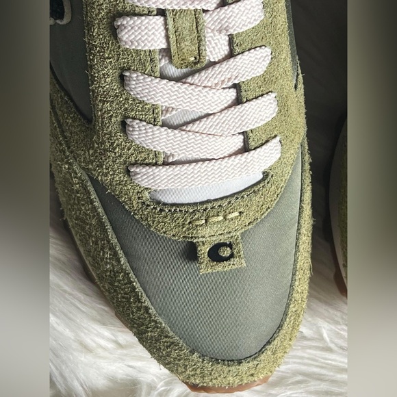 CP935 - Coach Women’s Runner Sneaker - Picture 8 of 15